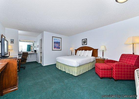 Hotel Budget Host 2*