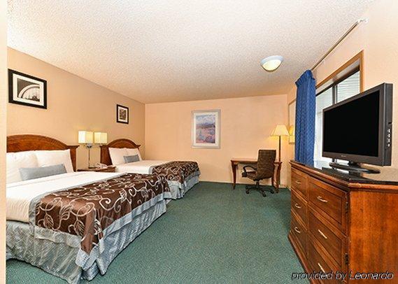 Budget Host Hotel 2*